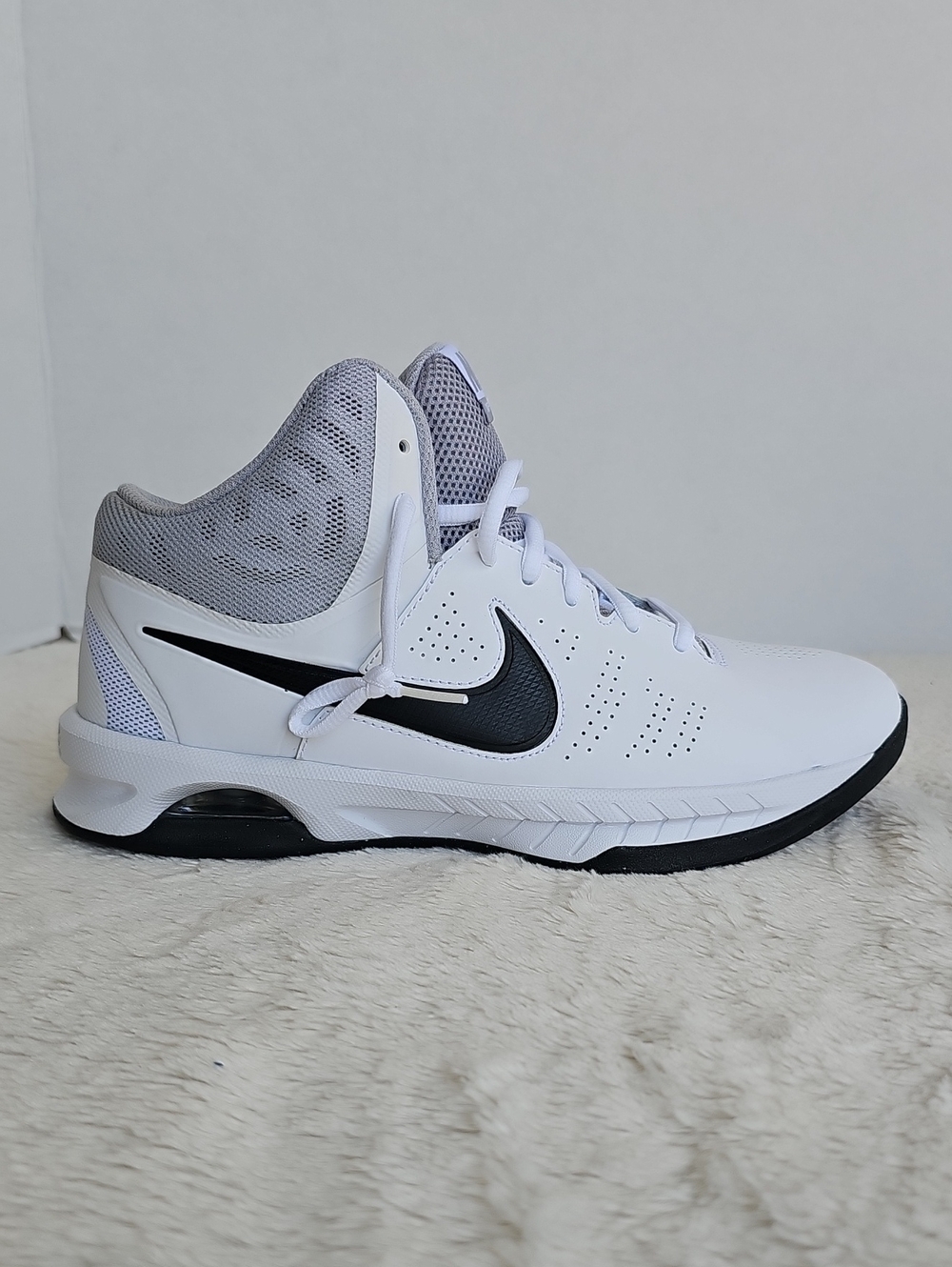 NWT Nike Air Visi Pro 6 Basketball Shoes White Grey Size 9 NWOB (749169-100)